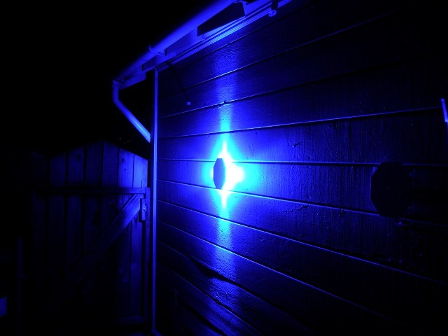 This fixture uses 4-10mm 1/2 watt leds + 4-8mm (140 degree)leds= Full Blown Blue!